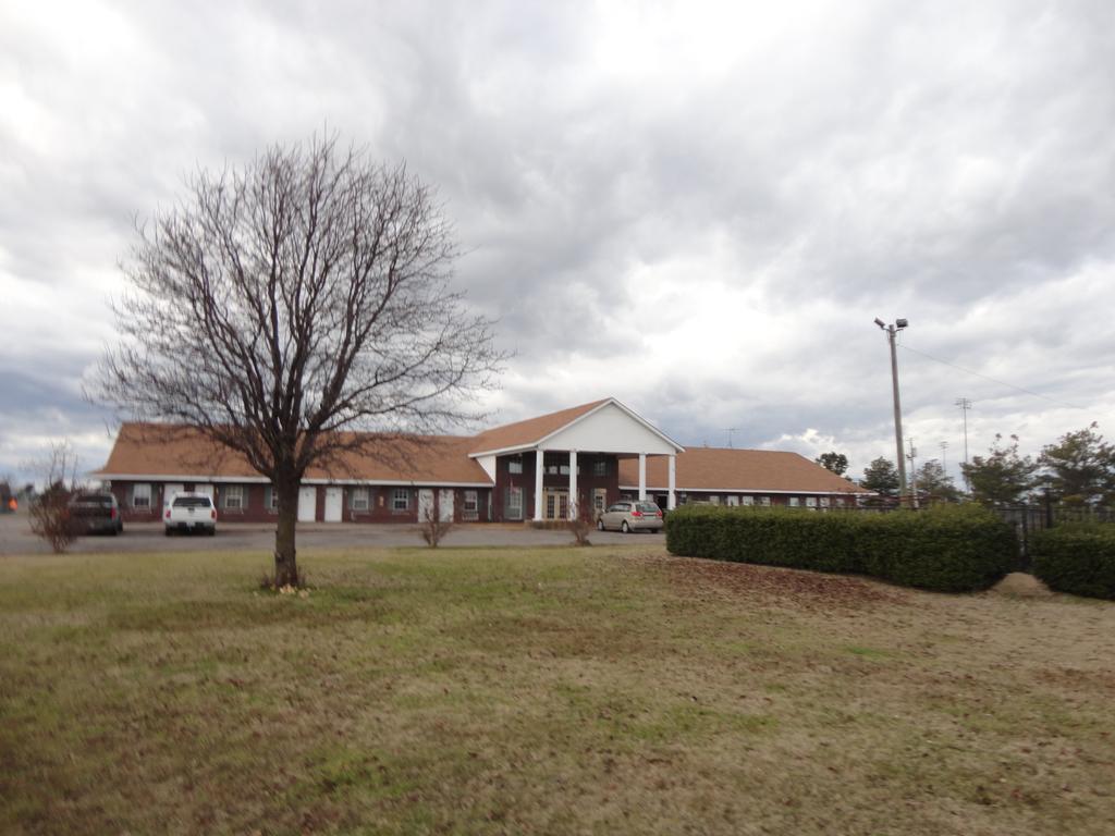 Royal Inn & Suites Tunica Exterior photo