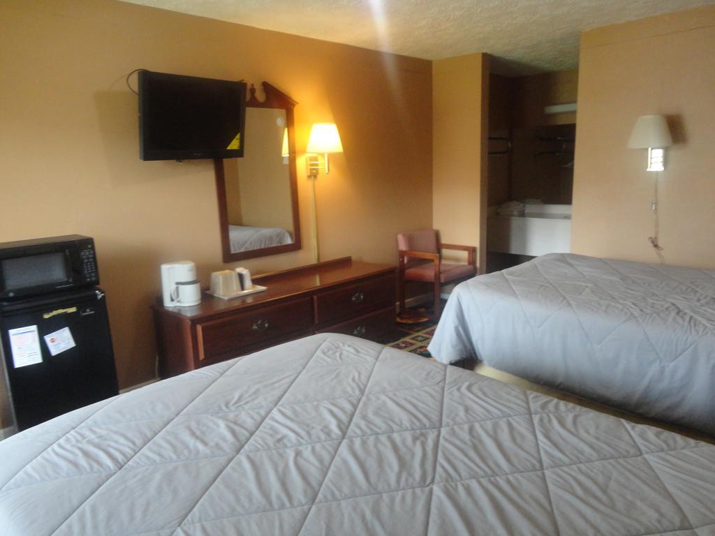 Royal Inn & Suites Tunica Room photo