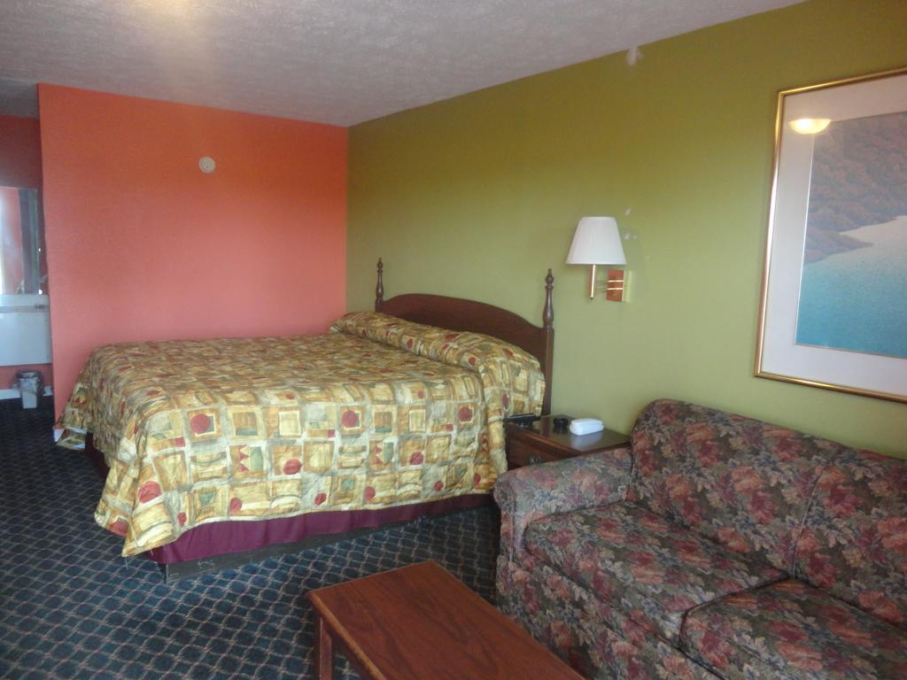 Royal Inn & Suites Tunica Room photo