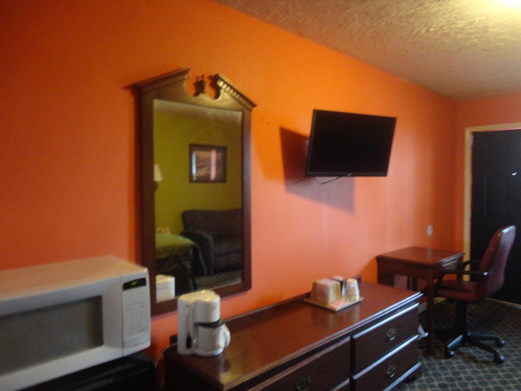Royal Inn & Suites Tunica Room photo